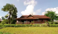 Villa ChavaMinerva Kayu - Ciater Hôtels à : Sagalaherang
