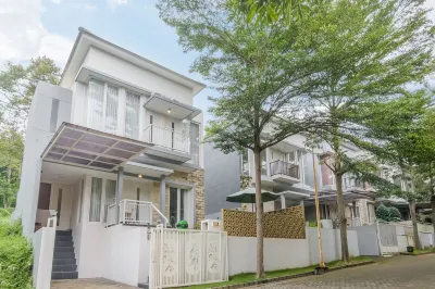 Calma Edelweiss Villa Lawang Malang Hotels in Purwodadi