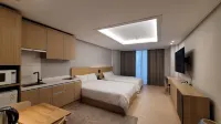 월드관광호텔 진위천시민유원지 주변 호텔