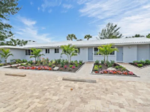 Las Hermanas 1 Hotels in Longboat Key