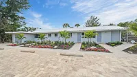 Las Hermanas 1 Hotels in Longboat Key