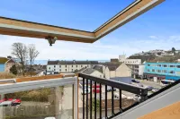 매스-와이-버란 - 마을과 해변 가까이