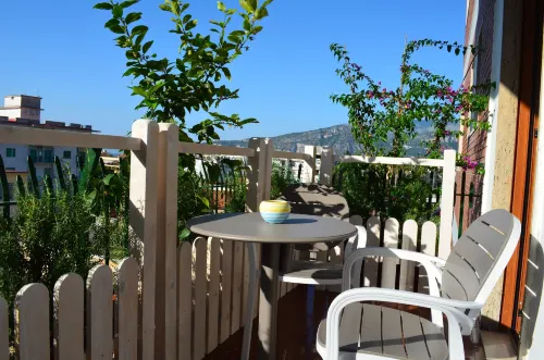 Luiselle Charming Accommodation Sorrento City Center