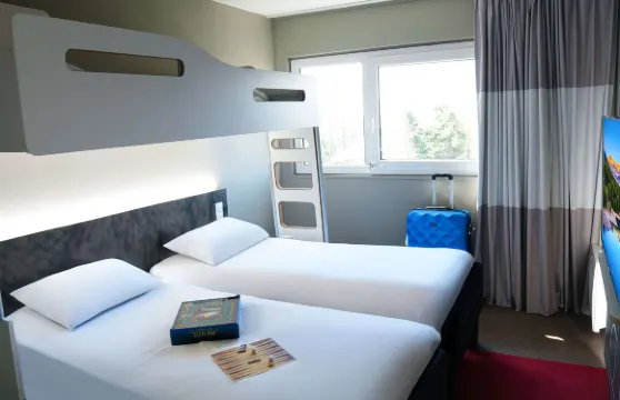 宜必思卡昂厄洛維勒薩瓦里酒店