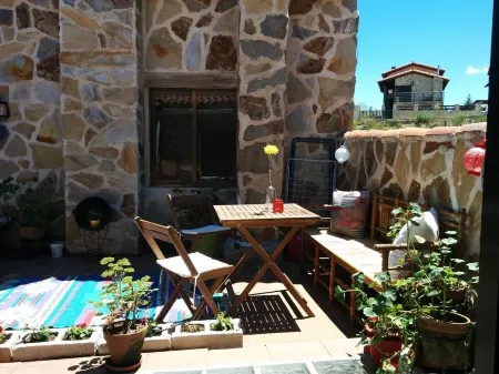 Hostal Refugio de Gredos Отели в г. Навадихос