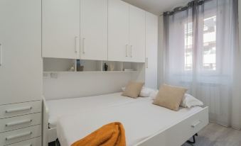 Zezio 44 by Rent All Como