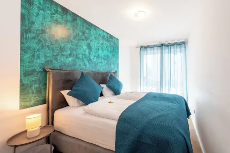 Lit Living: Luxus - Box Spring - Parking - Terrace Отели в г. Людвигсхафен