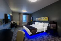 Applause Hotel Calgary Airport by Clique