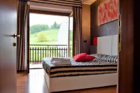 Hotel Costabella فنادق في سن زنو دی مونتانیا