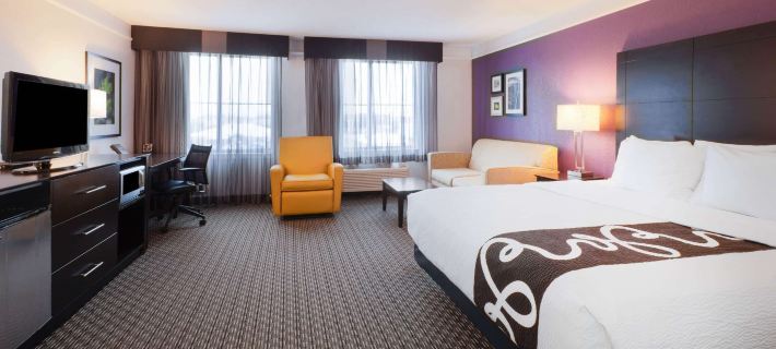 La Quinta Inn & Suites by Wyndham Detroit Utica Hotels in Macomb County