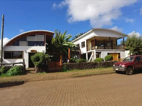 Inaki Uhi Hotel
