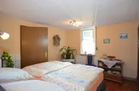 Holiday Home in Neustadt am Rennsteig with Pond