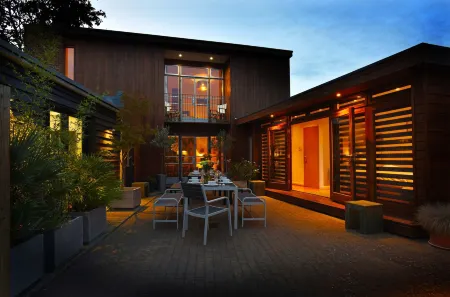 Cedar House Canterbury Отели рядом с достопримечательностью «Университет Кент»