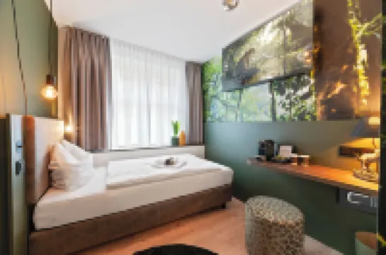 JUNGLE No5 Boutique Hotel - Stuttgart City-Center