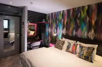 ビレッジ ホテル サウサンプトン イーストリー のホテル