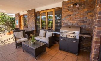 Ainslie Manor Bed and Breakfast