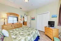 Bradenton Beach Club Bliss-3 Bedroom-2 Bathroom Condo-2 Pools-Hottub-Private Beach Access Hotels in Bradenton Beach