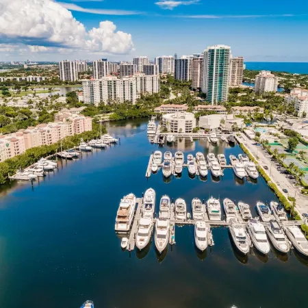 Uhost AI 3Br Condo Stunning Water Views