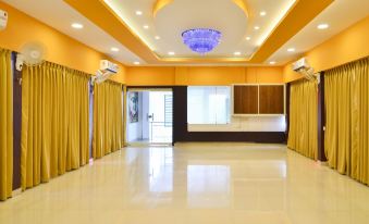 Itsy Hotels Platinum Inn