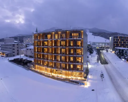 ฟีนิกซ์ เวสต์ โรงแรมในฟูราโนะ