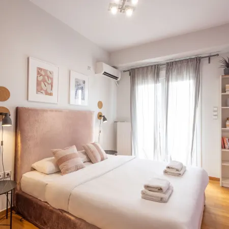 A Luxury & Comfortable Apt in Athens Отели в г. Неа Смирна