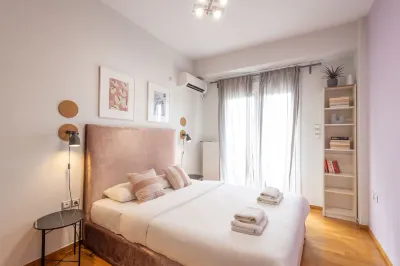 A Luxury & Comfortable Apt in Athens Hotel dekat Nea Smyrni Stadium