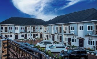 Ekulu Apartments