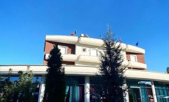 Apple Red Hotel