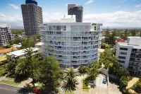 Surf Parade Resort Hotels near Surfers' Paradise