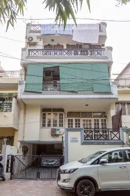 Woodpecker Apartments Hauz Khas