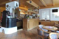 Liz Hotel & Apartments - bar