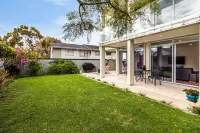 The Bays Bed & Breakfast - Beach