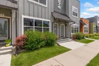 Amazing Urban Townhome Near Breweries & River! - 4-نجوم