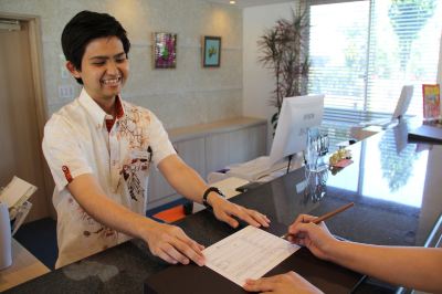 フロントデスク ホテル ライジング サン 宮古島の写真