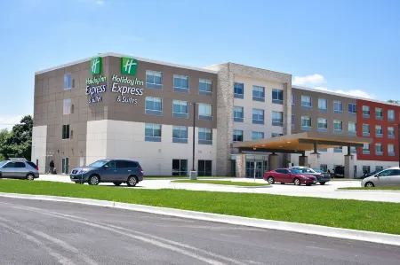 Holiday Inn Express & Suites Bensenville - O'Hare Отели в г. Элмхурст