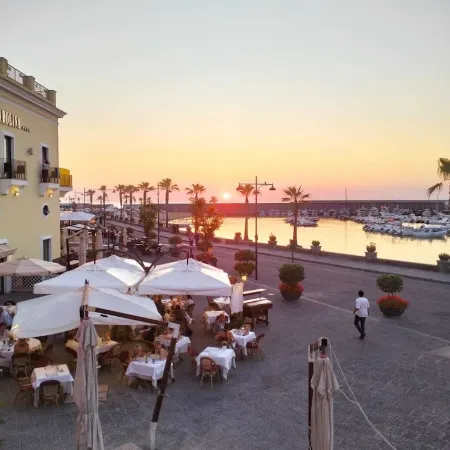 Aura ExclusiveHoliday brand new beachfront studio apartment 10 m from the beach