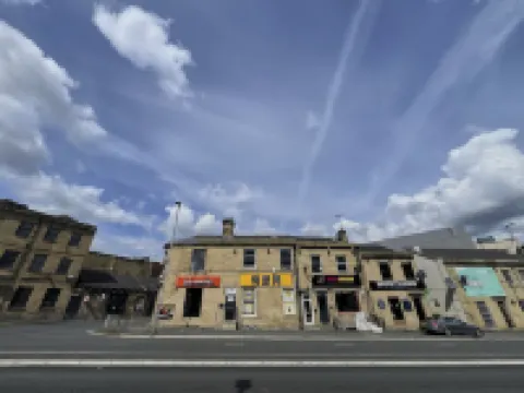 BV 로열 컴피 스튜디오위트 퀸스게이트 허더스필드