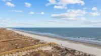 Sunset Beach 3Br Cottage with Spacious Deck & Screened Porches