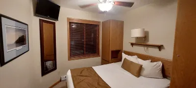 Egg Harbor Getaway - Landmark Resort - Cozy 1 Bedroom Wood-View!