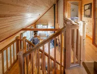 Glacier National Park-cozy, rustic home w/ hot tub, just 6 minutes to the park