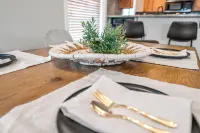 Riverview Home - walking trails - convenient location