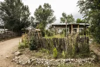 Tranquil Pondside Retreat with Hot Tubs, Saunas Hotels in Taos Ski Valley