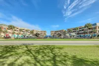 Cozy studio near the beach w/bright interior, shared pool, & prime location Hotels in Rosemary Beach