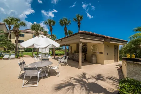 Ocean View and Free Daily Admissions - Stunning Coastal Retreat