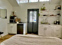 Peaceful Backyard and Convenient Kitchenette - Charming Cozy Haven Hotels in East Austin