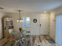 Screened Lanai and Golf Cart - Inviting Cozy Retreat