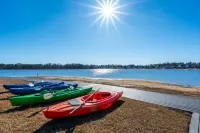 Lakeside Access and Game Room - Spacious Tranquil Escape