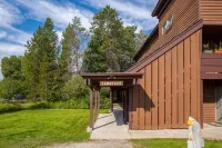 622 Tamarack Hotels in Moose Wilson Road