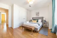 Stylish Fresh Historic Apt w/ Downtown Views