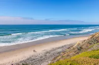 Oceanview Luxury and Beach Access - Stunning Coastal Retreat